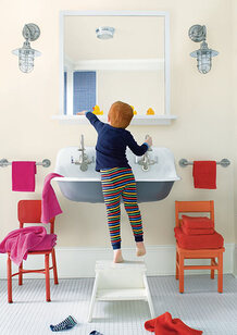 A kid's bathroom features a range of paint colors, all of which are strengthened by Gennex® Color Te